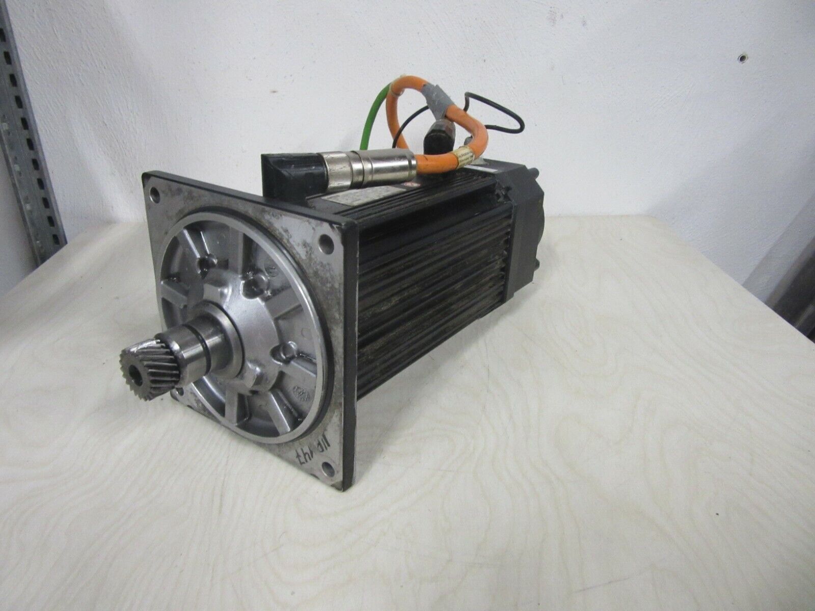 Lenze Servo Motor MCA 14L35-RS0B0-Z0E0-STBF10N-R0SU