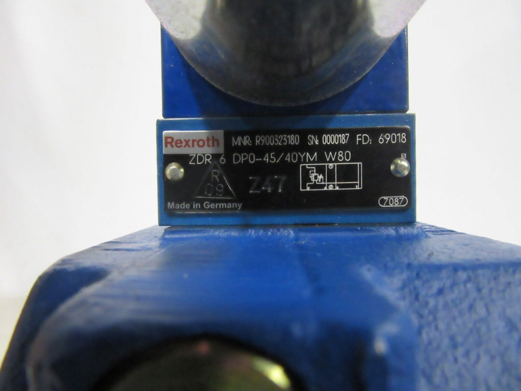 Rexroth 0 811 404 958 4WRBKE 27 W430SJ-1X/6ZG24K31/A1D3M Wegeventil