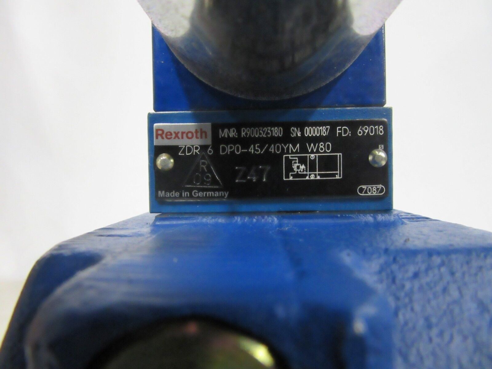 Rexroth 0 811 404 958 4WRBKE 27 W430SJ-1X/6ZG24K31/A1D3M Wegeventil