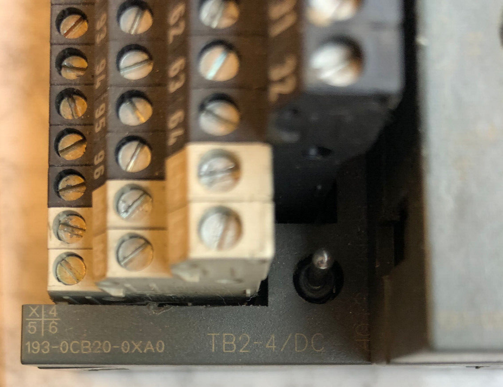 Siemens ET200B-32DI 131-0BL00-0XB0 mit TB2-4DC 193-0CB20-0XA0