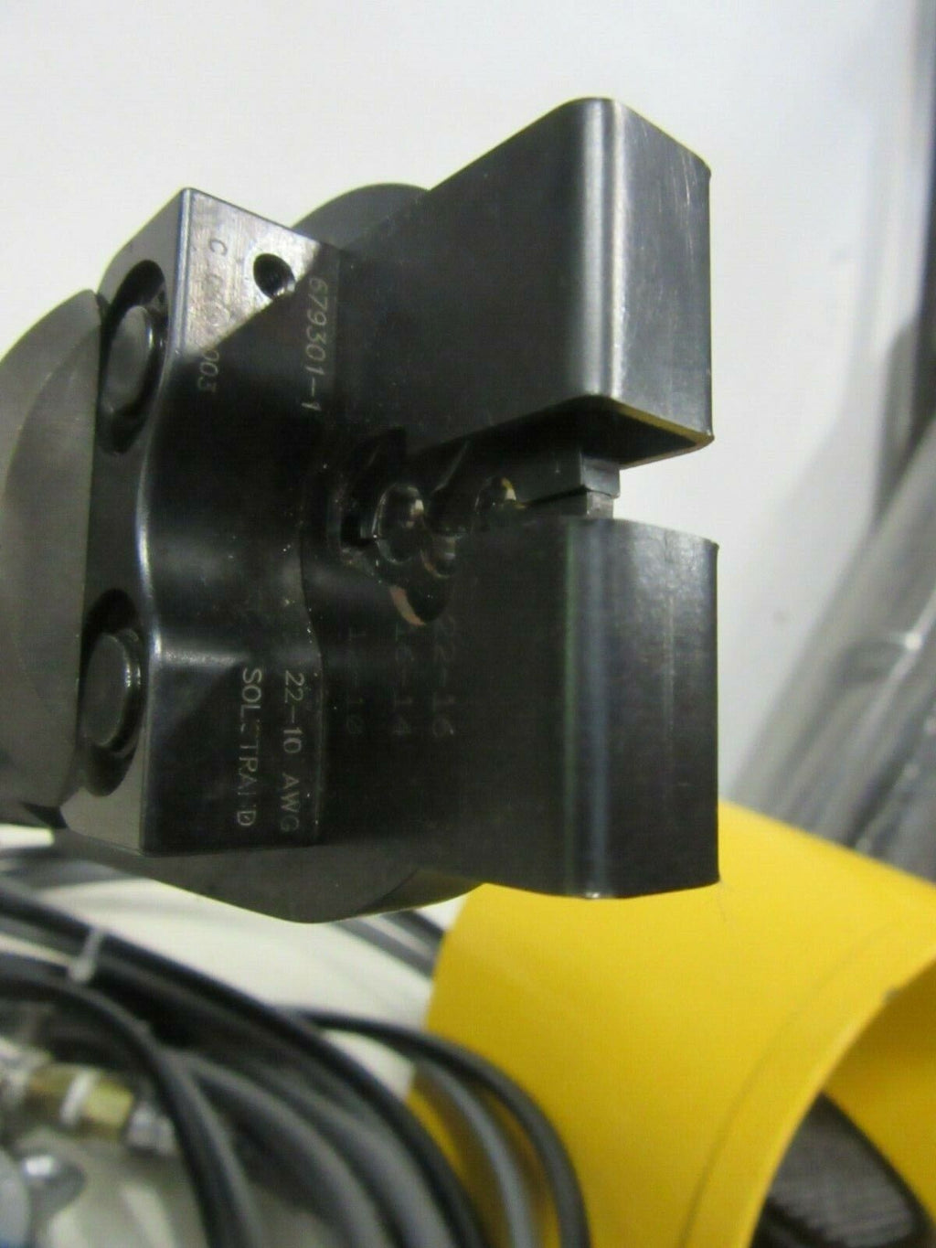 AMP TE Connectivity Pneumatic Tool System AMP189722-1 L 0823 Crimp Tool 