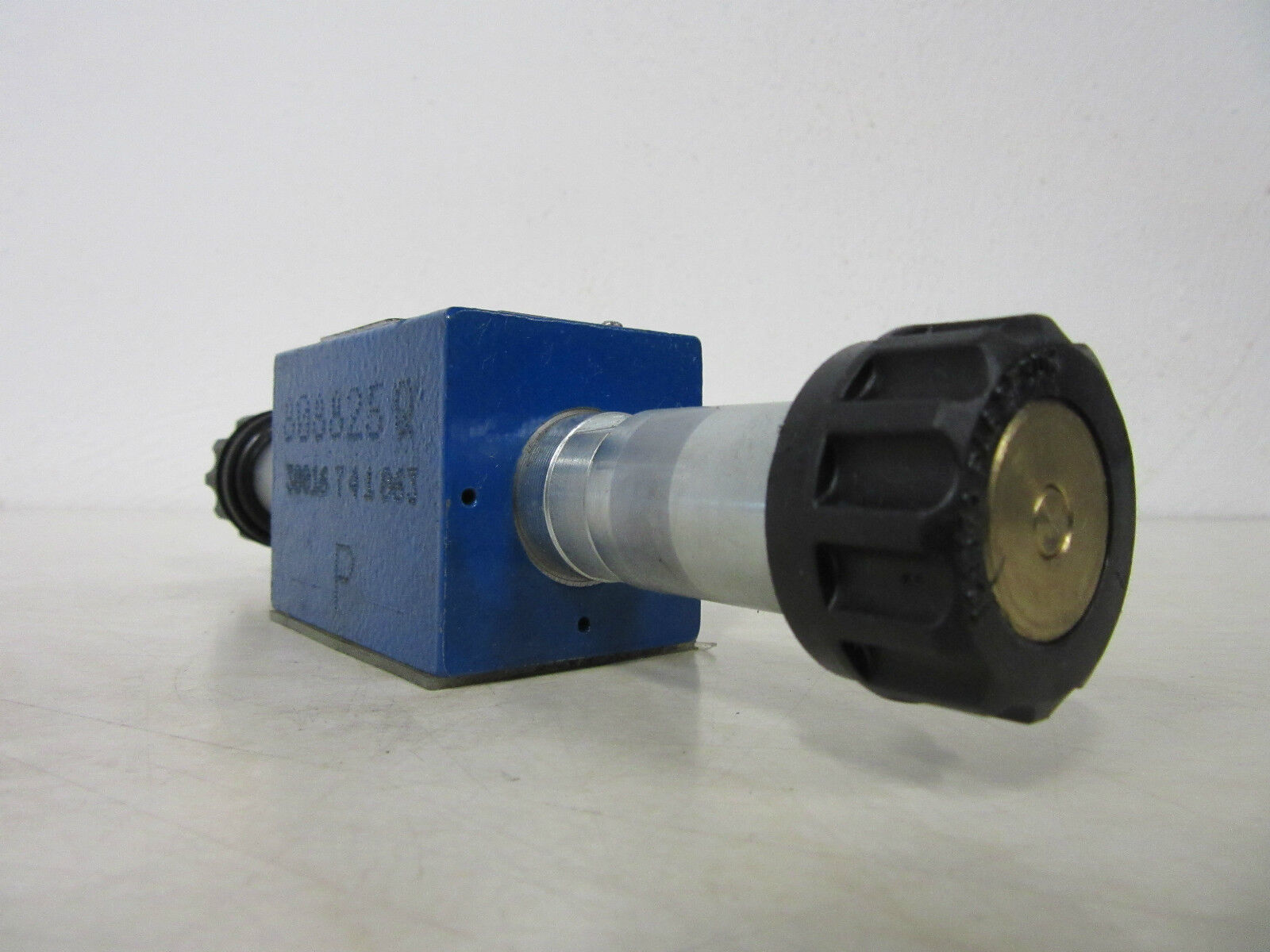 Rexroth R900568233 4WE 6 W62/EG24N9K4 -unused-