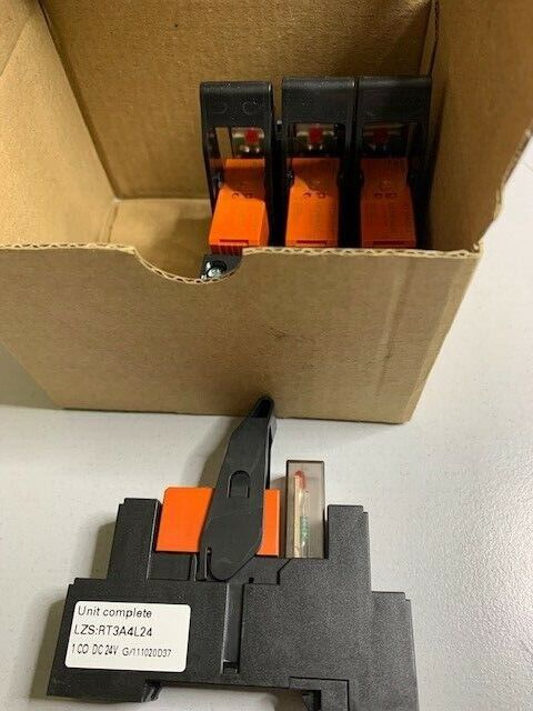 Siemens  LZS:RT3A4L24  24V- 3ZX1012-0XS10-1AA1, Steckrelaiskoppler Relais 4st.