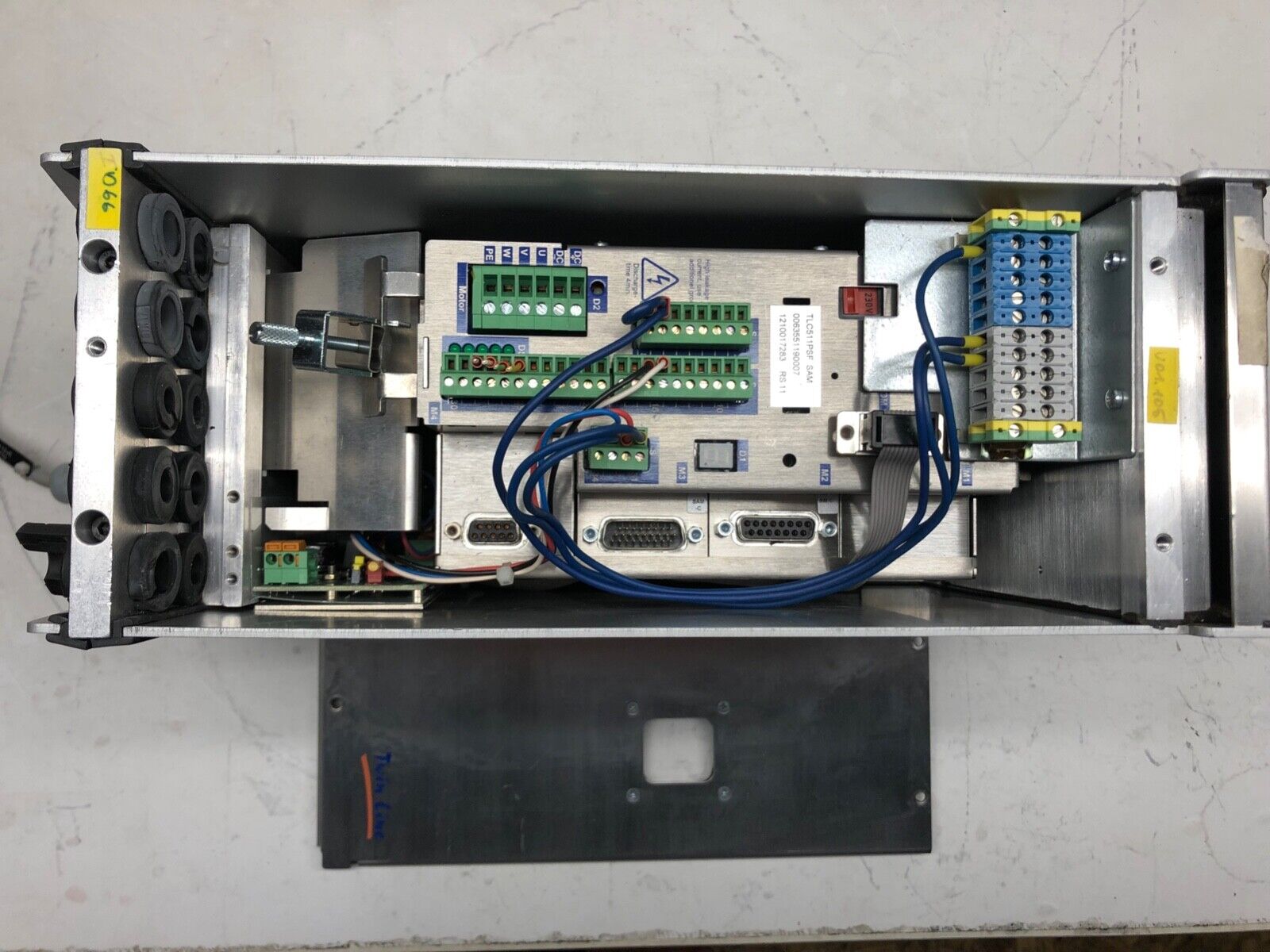 Berger Lahr TLC511PSF SAM Mat.-Nr. 0063551190007 Servo Drive TWIN LINE Rev 1.105
