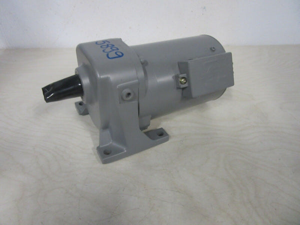 HITACHI Y175755 3 PHASE GEAR MOTOR CA19-010-100 0.1KW 1/100