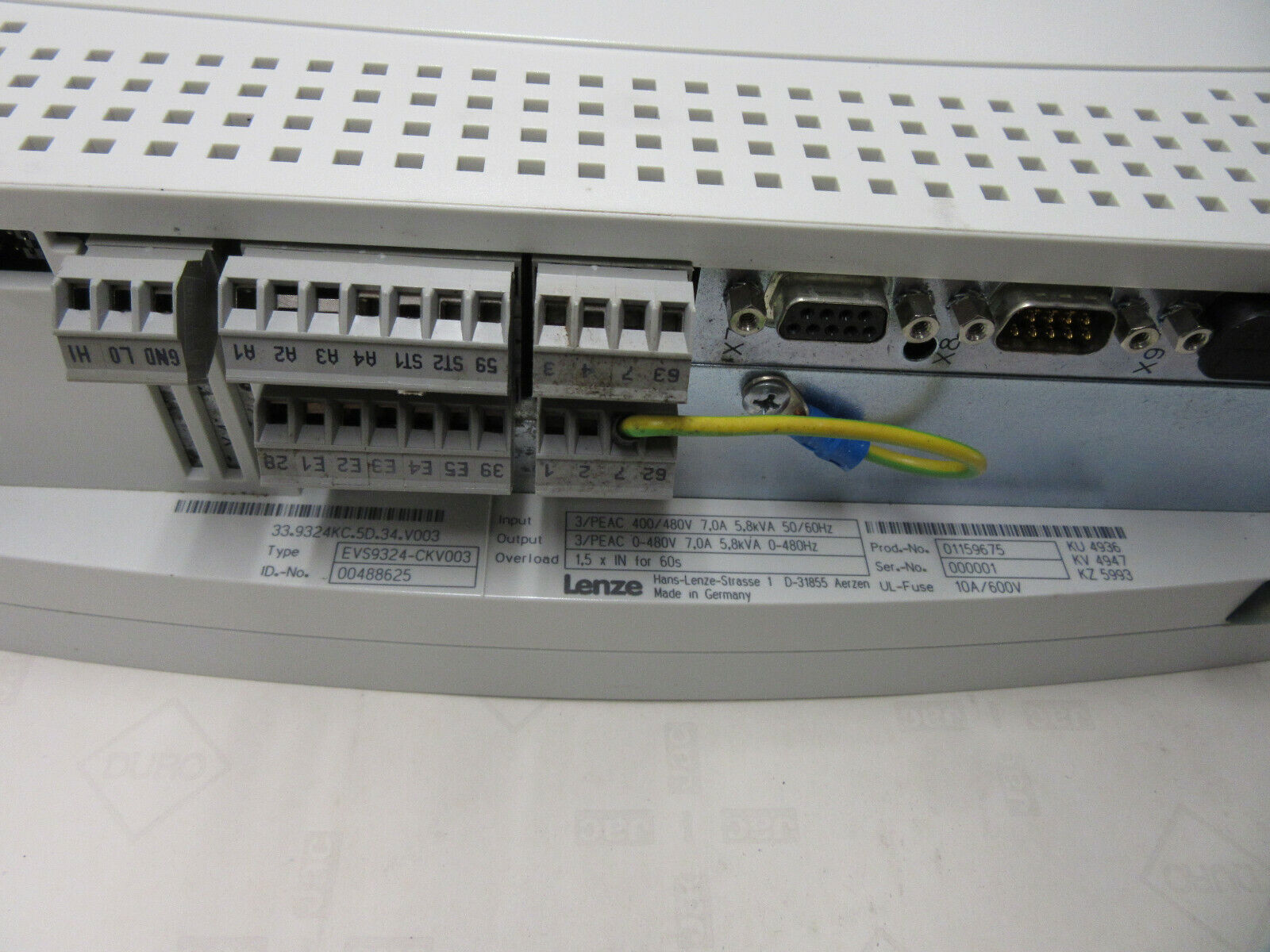 Lenze EVS9323-CKV003 Frequenzumrichter 33.9323KC.5D.34.V003