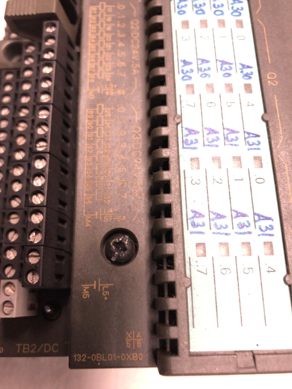 Siemens ET200B-32DO 132-0BL01-0XB0 mit 193-0CB10-0XA0