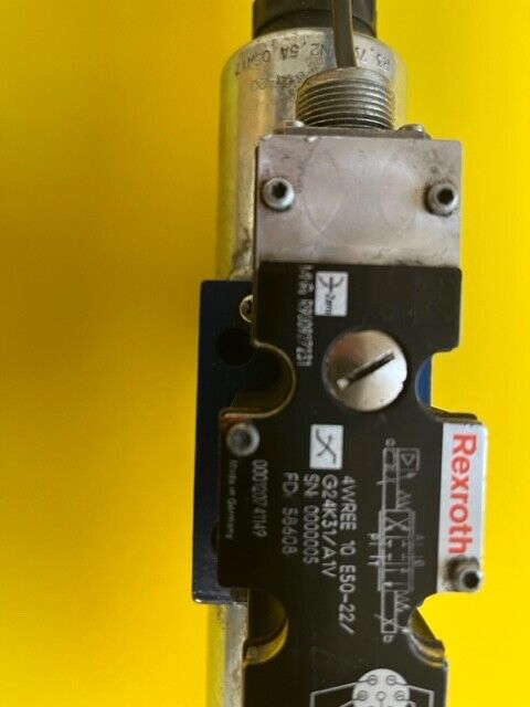 Rexroth Proportional-Wegeventil 4WREE 10 E50-22/G24K31/A1V R900927231