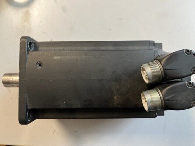Rexroth MSK060C-0300-NN-M1-UG0-NNNN Servomotor R911307219