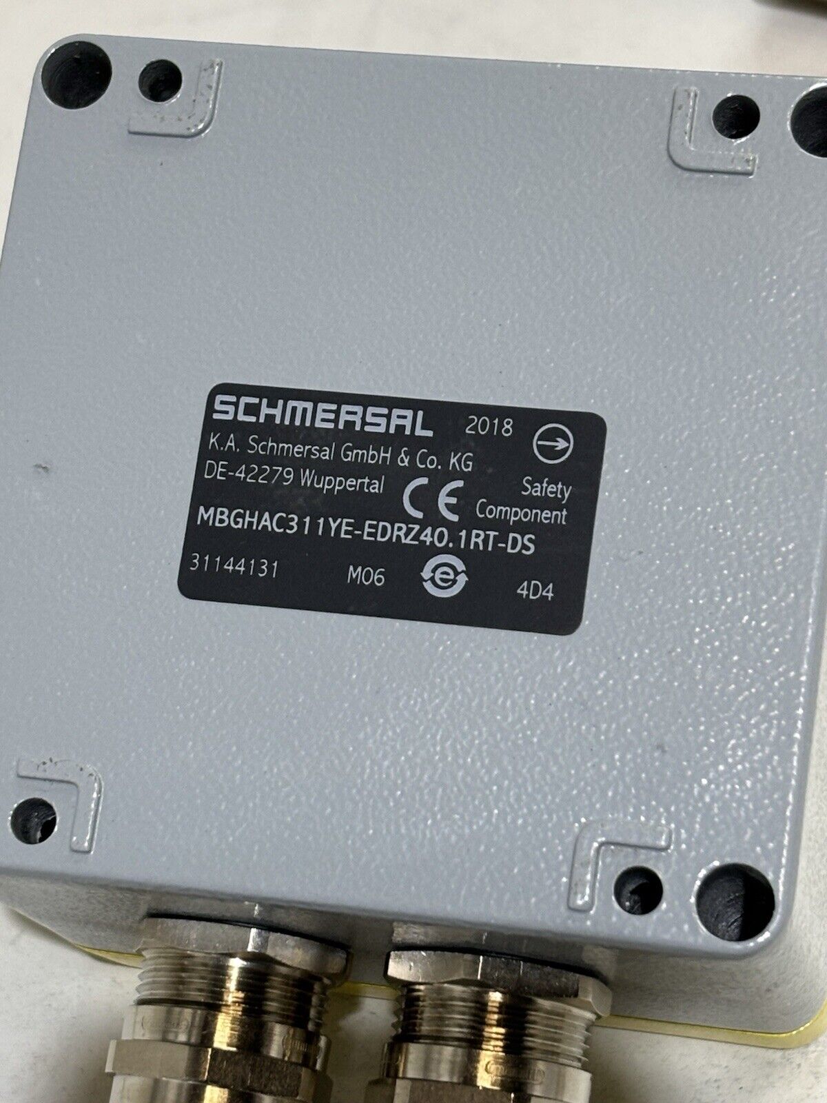 SCHMERSAL MBGHAC311YE-EDRZ40.1RT-DS NOT-HALT-Befehlsgerätebox OVP