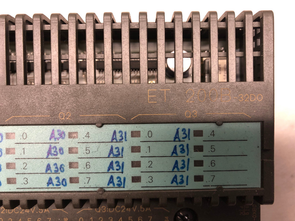 Siemens ET200B-32DO 132-0BL01-0XB0 mit 193-0CB10-0XA0
