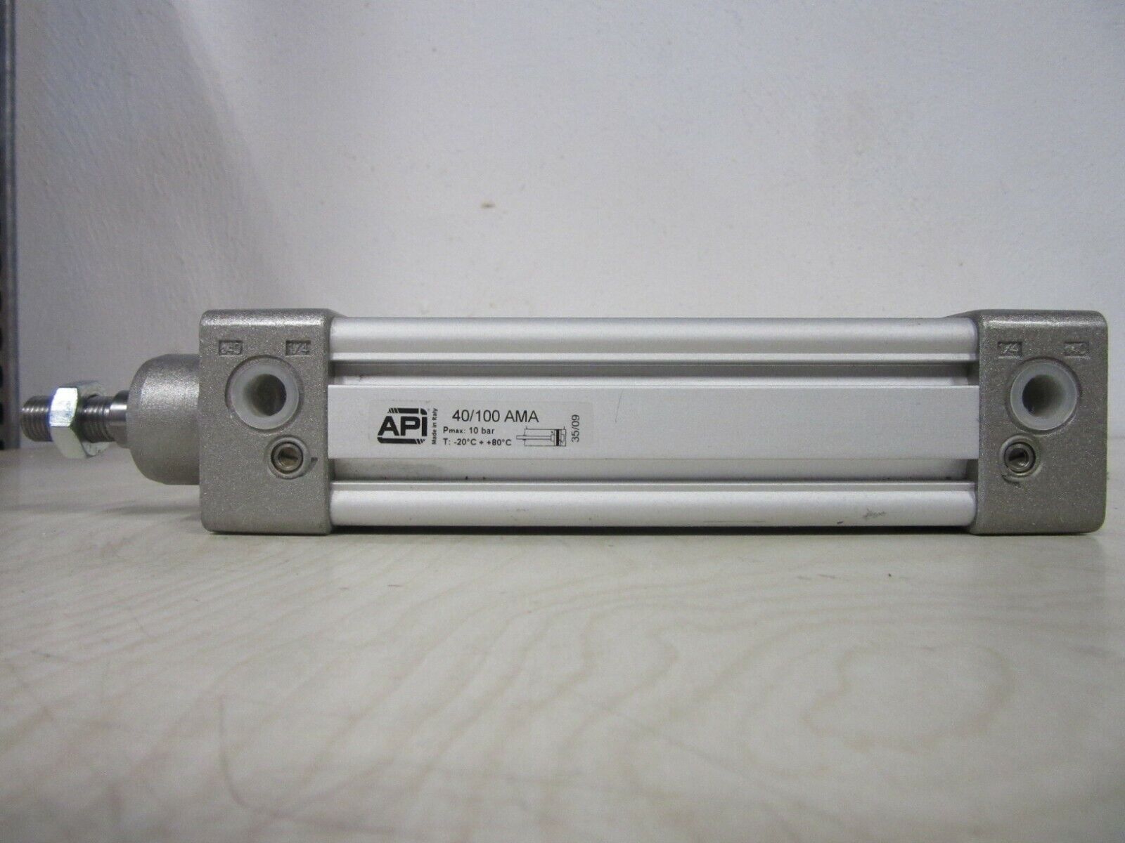 API A.P.I. 40/100 AMA Pmax: 10bar cylinder