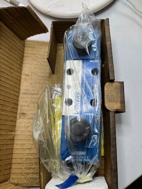 VICKERS DG4V 3 2C M U B6 60  DG4V32CMUB660 ID 859161