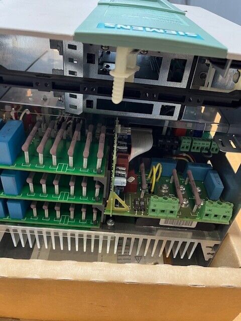 Siemens 6RA7028-6DV62-0-Z SIMOREG DC-MASTER DC CONVERTRE