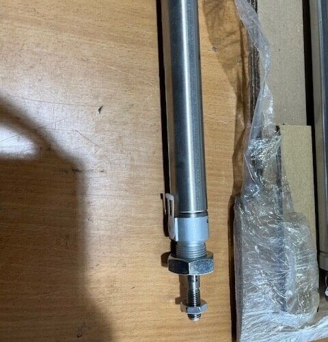 Festo Zylinder DSNU-25-650-PPV-A 14322 N708 4ST./PIECES