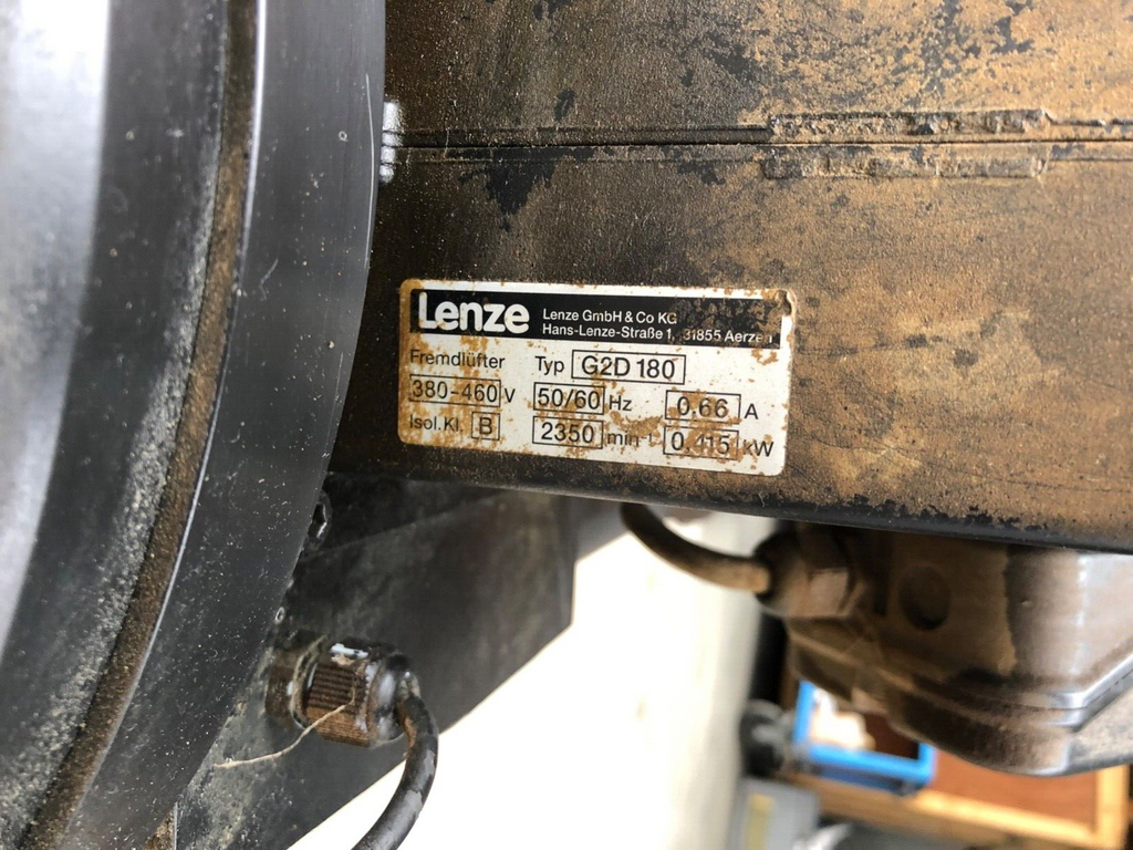 Lenze AC-Servomotor MDFQABA132-32