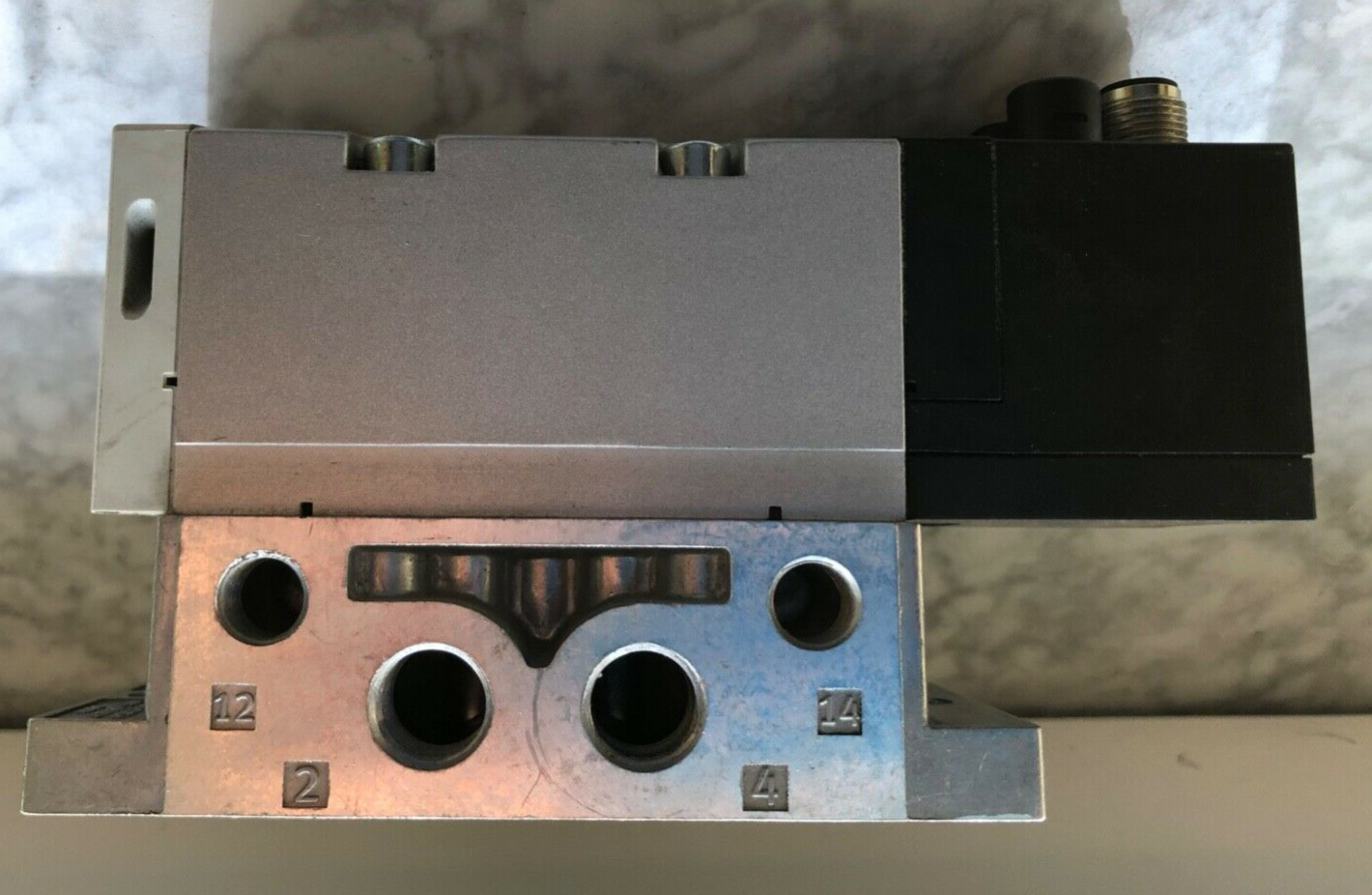 Festo VSVA-B-P53C-D-D1-1R5L Magnetventil