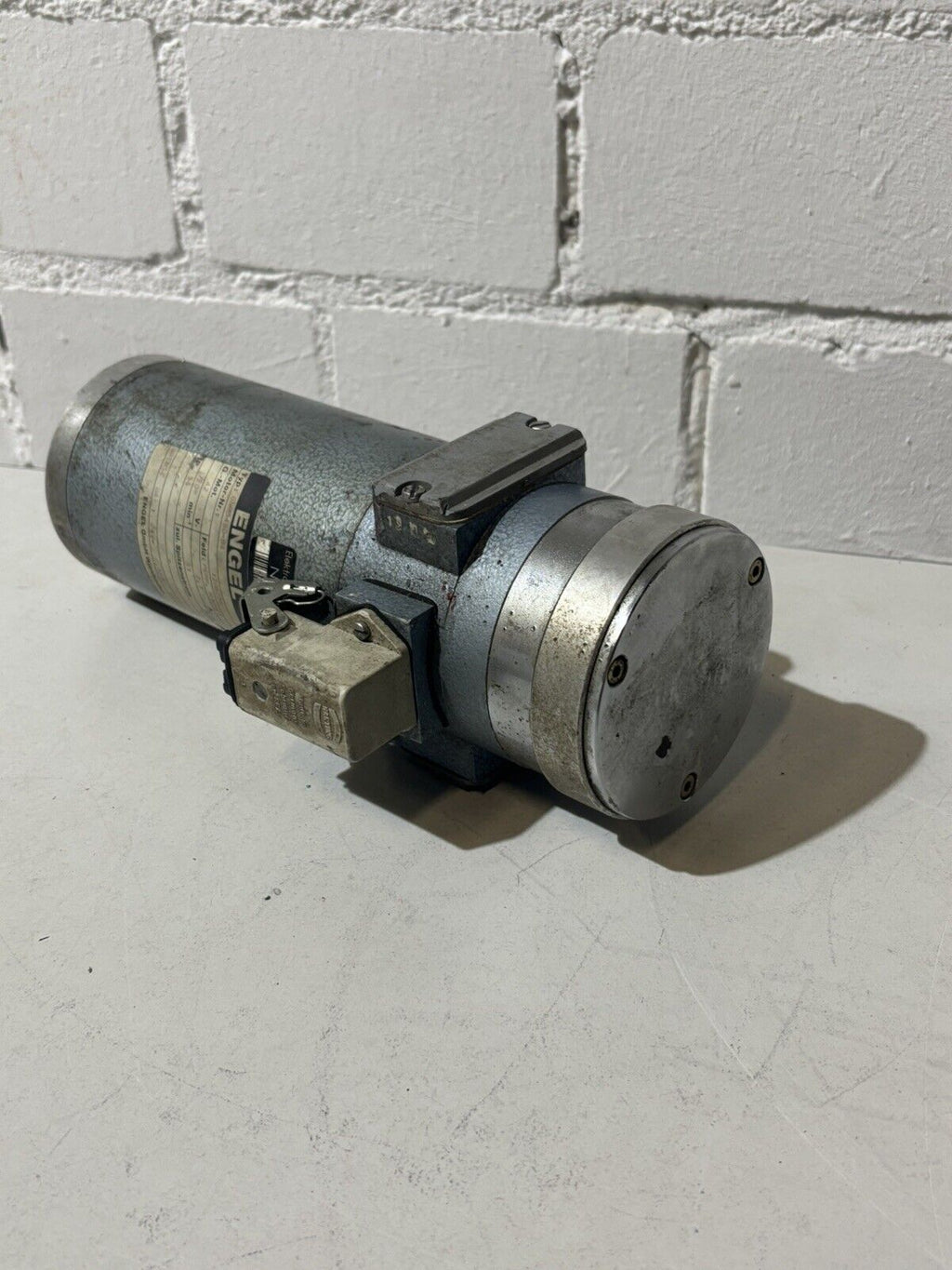 Engel GNM5480-B4 Permanent Magnetmotor 42Volt DC Drehzahl 720/min + Bremse