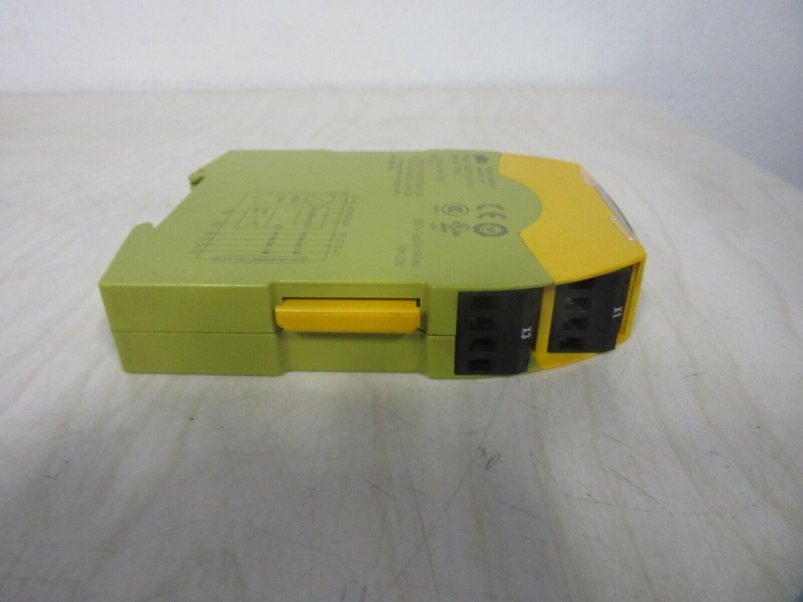 Pilz PN0Z s6.1 Sicherheit Relais