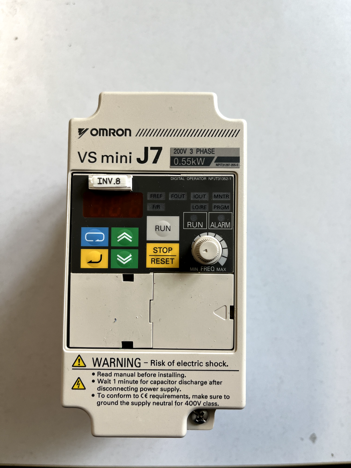 OMRON  YASKAWA VS MINI J7  MODEL: CIMA-J7AZ20P4 1,1KVA