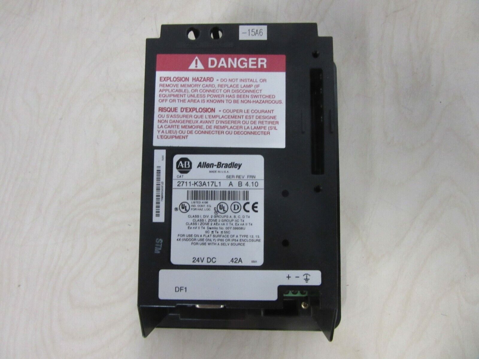 Allen Bradley Panelview 300 Operator Interface Panel Druckknopf 2711-K3A17L1