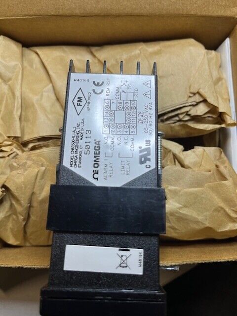 OMEGA  TEMP. CONTROLLER MODEL CN63500-R1-AL1