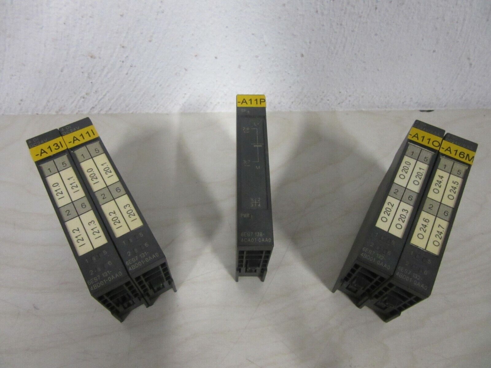 Siemens Simatic S7 6ES7: 2x 131-4BD01-0AA0 1x 138-4CA01-0AA0 2x 132-4BD01-0AA0 