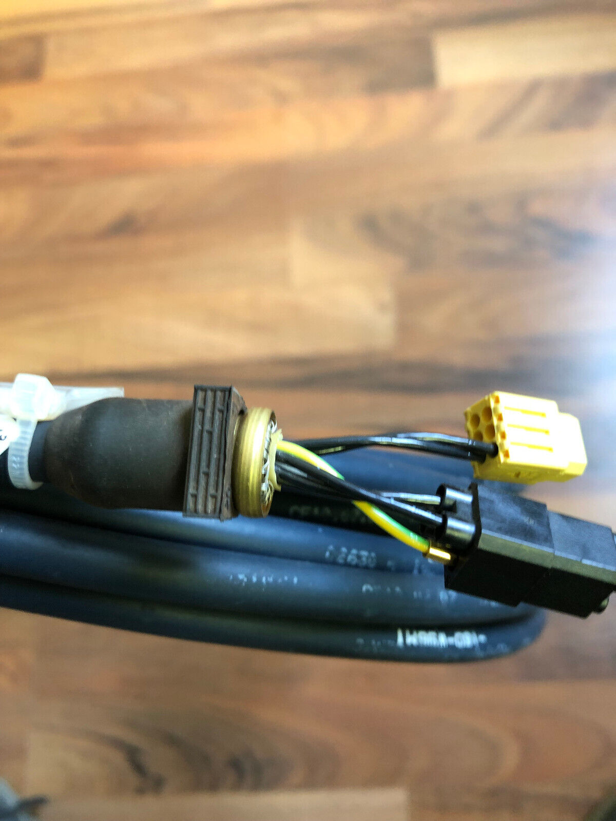 Kabel Servomotor  Länge: 7.1m, techn. Daten siehe Fotos: AWM Style 20234 IGUS