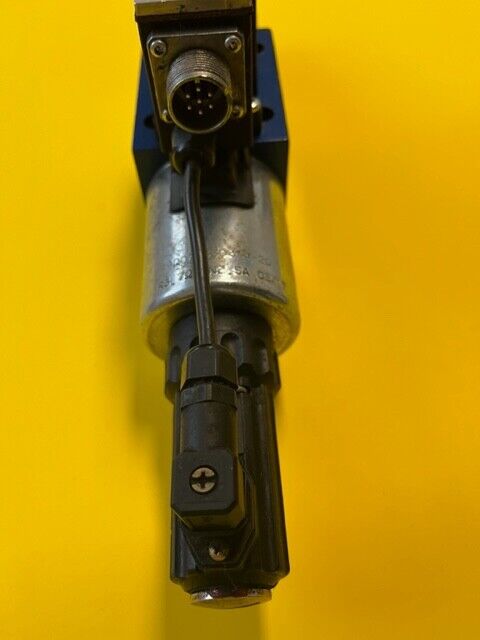 Rexroth Proportional-Wegeventil 4WREE 10 E50-22/G24K31/A1V R900927231