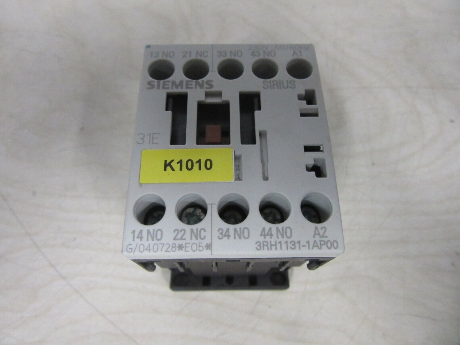 Siemens Sirius 31E 3RH1131-1AP00 230V 50/60Hz Hilfsschütz