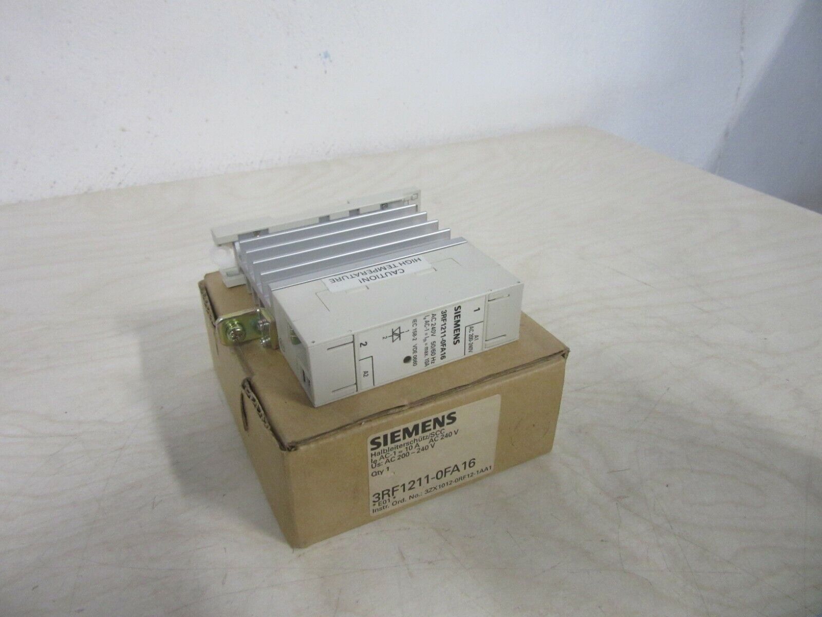 SIEMENS 3RF1211-0FA16 Halbleiterschütz