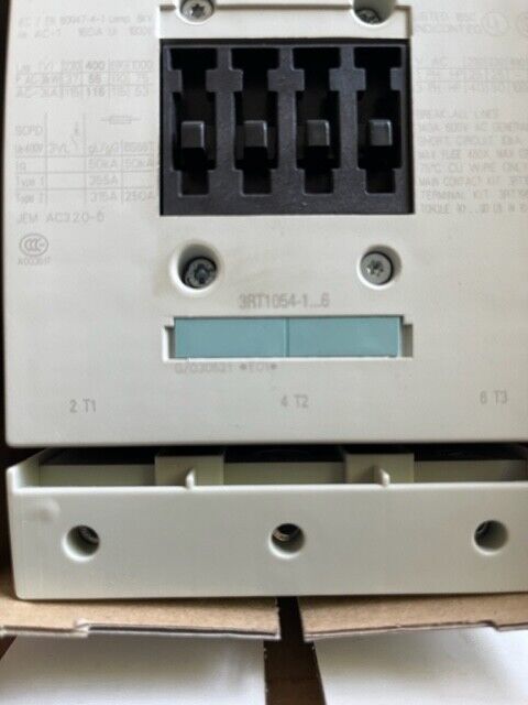 SIEMENS SCHÜTZ/CONTACTOR 3RT1054-1AP36 55KW SPULEN SPANNUNG 220-240V AC