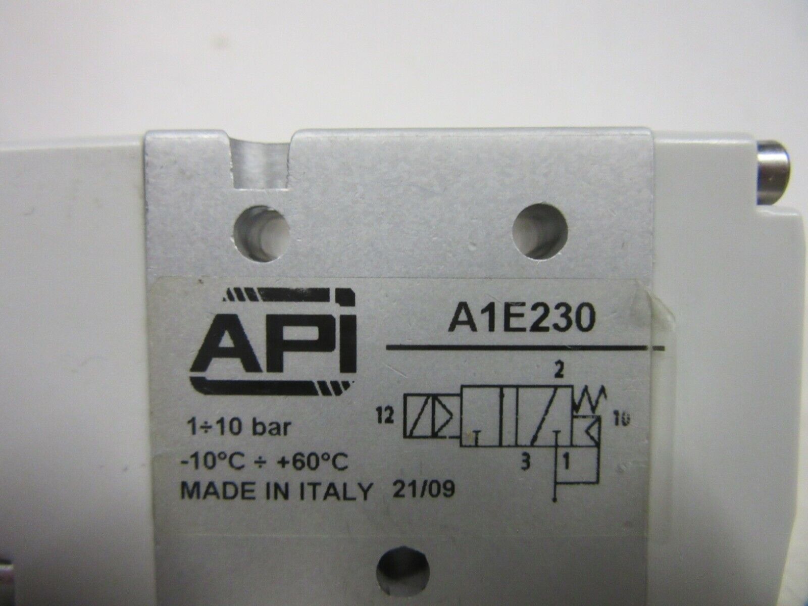 API A.P.I. A1E230 valve