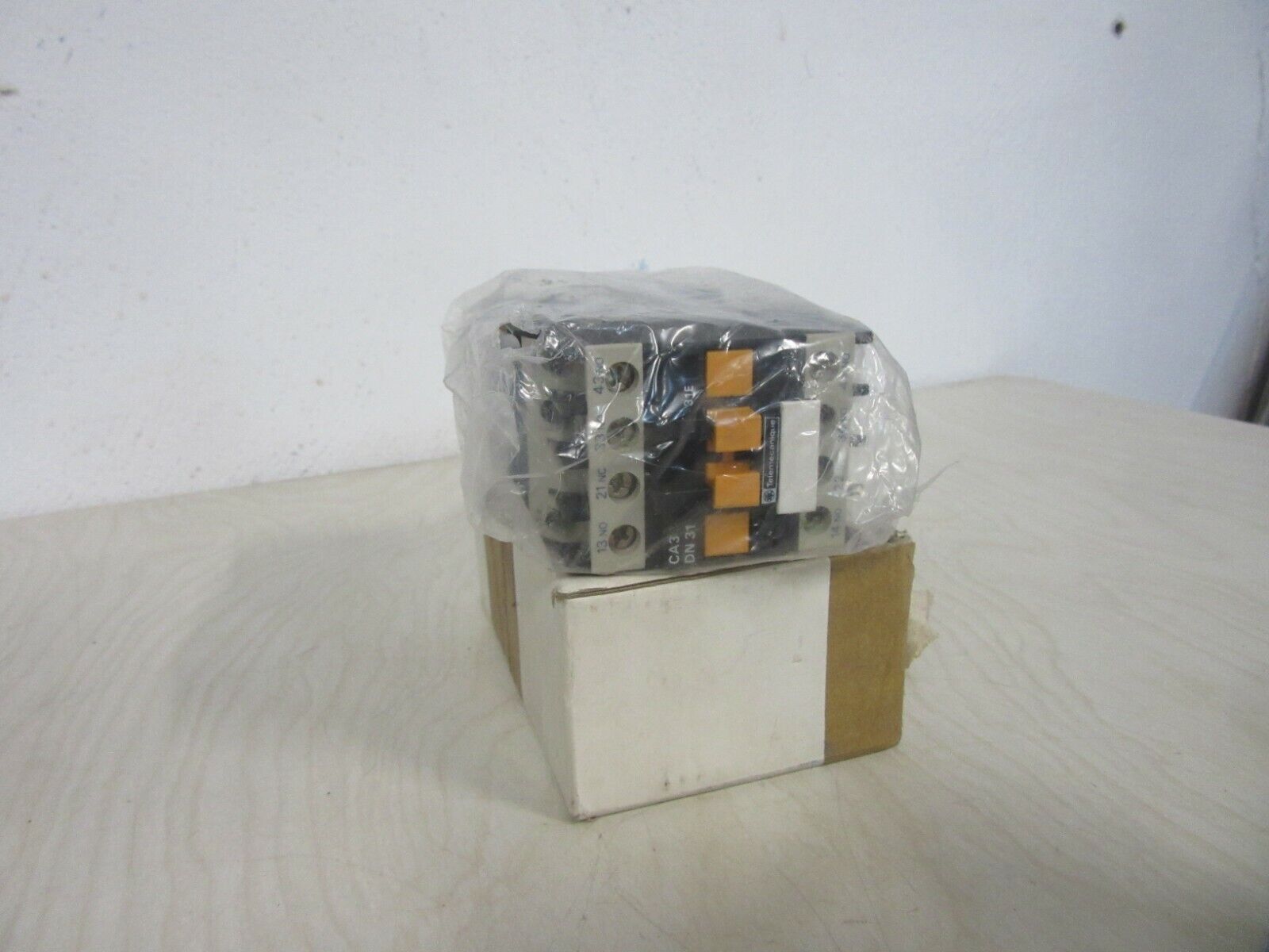 Telemecanique Control Relay/Contactor Relay CA3 DN31BD