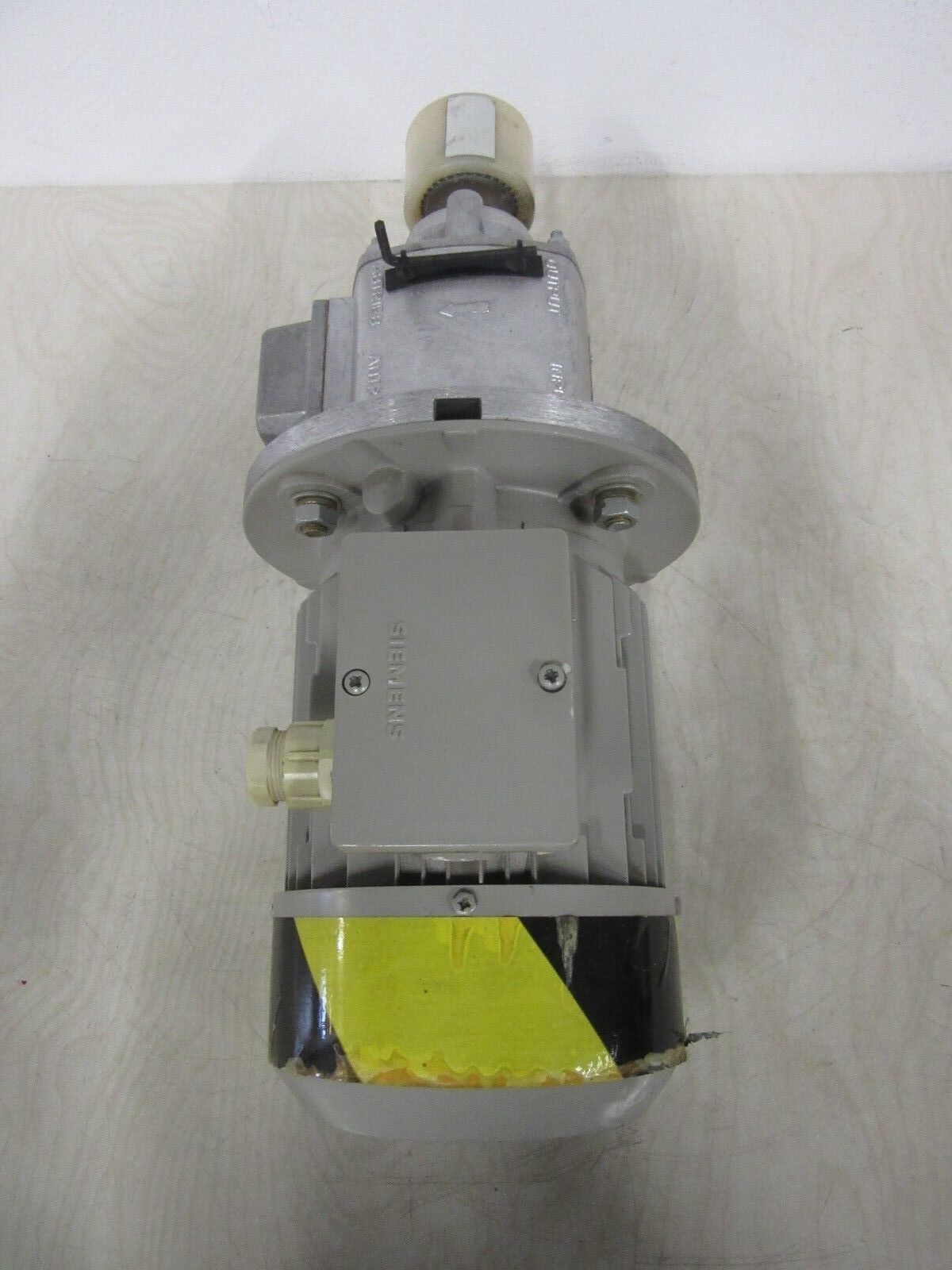 Siemens 3 ~ Mot 1 LA5083-2AA26 Lenze 14.800.08.10.3  -used-