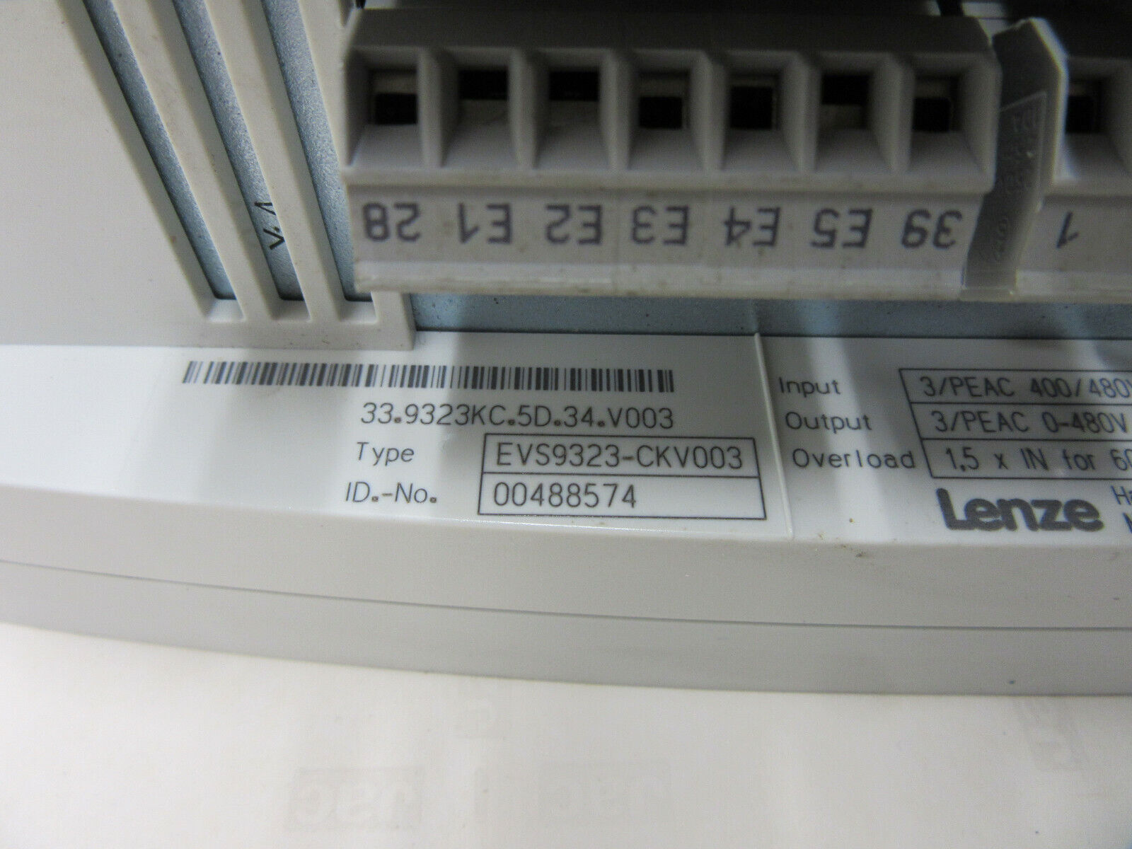 Lenze EVS9323-CKV003 Frequenzumrichter 33.9323KC.5D.34.V003