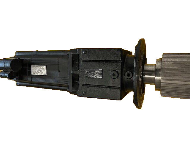 Lenze MCS 14L32-SRMP1-Z0F0-ST5S00N-R0SU   5,81KW + GEBER+BREMSE+GETRIEBE