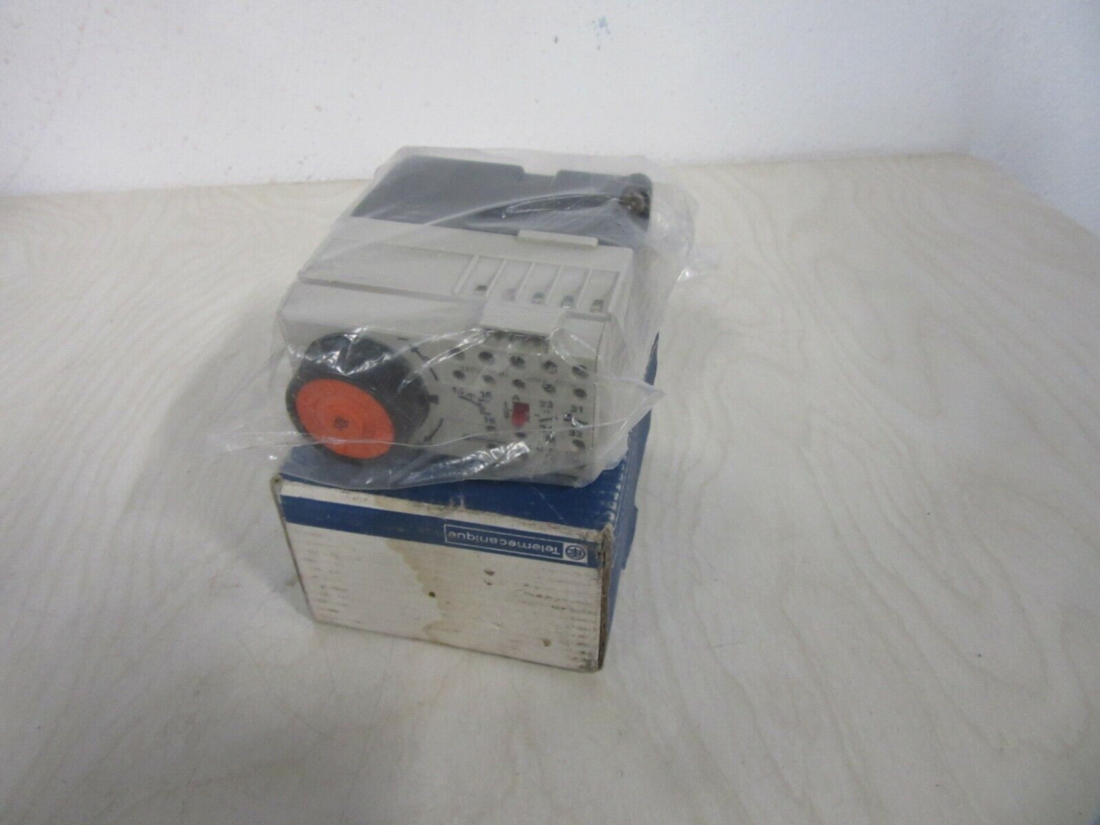 TELEMECANIQUE CA2-FT/FR Zeitrelais