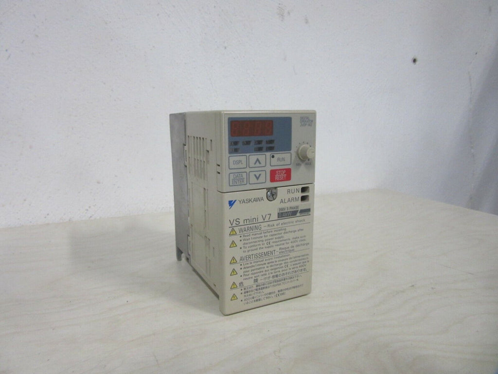 YASKAWA CIMR-V7AA20P4 SPEC:20P40
