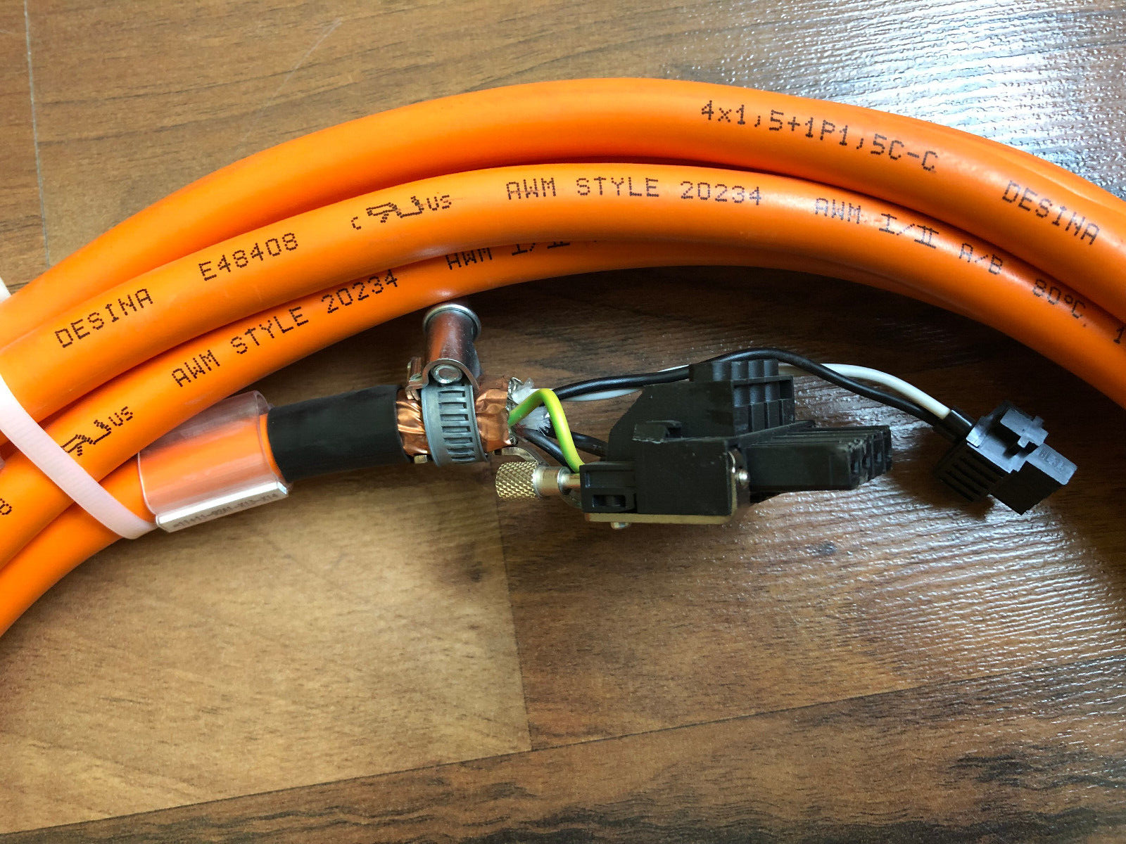 Kabel Servomotor  Länge: 6,4 m, techn. Daten siehe Fotos: AWM Style 20234