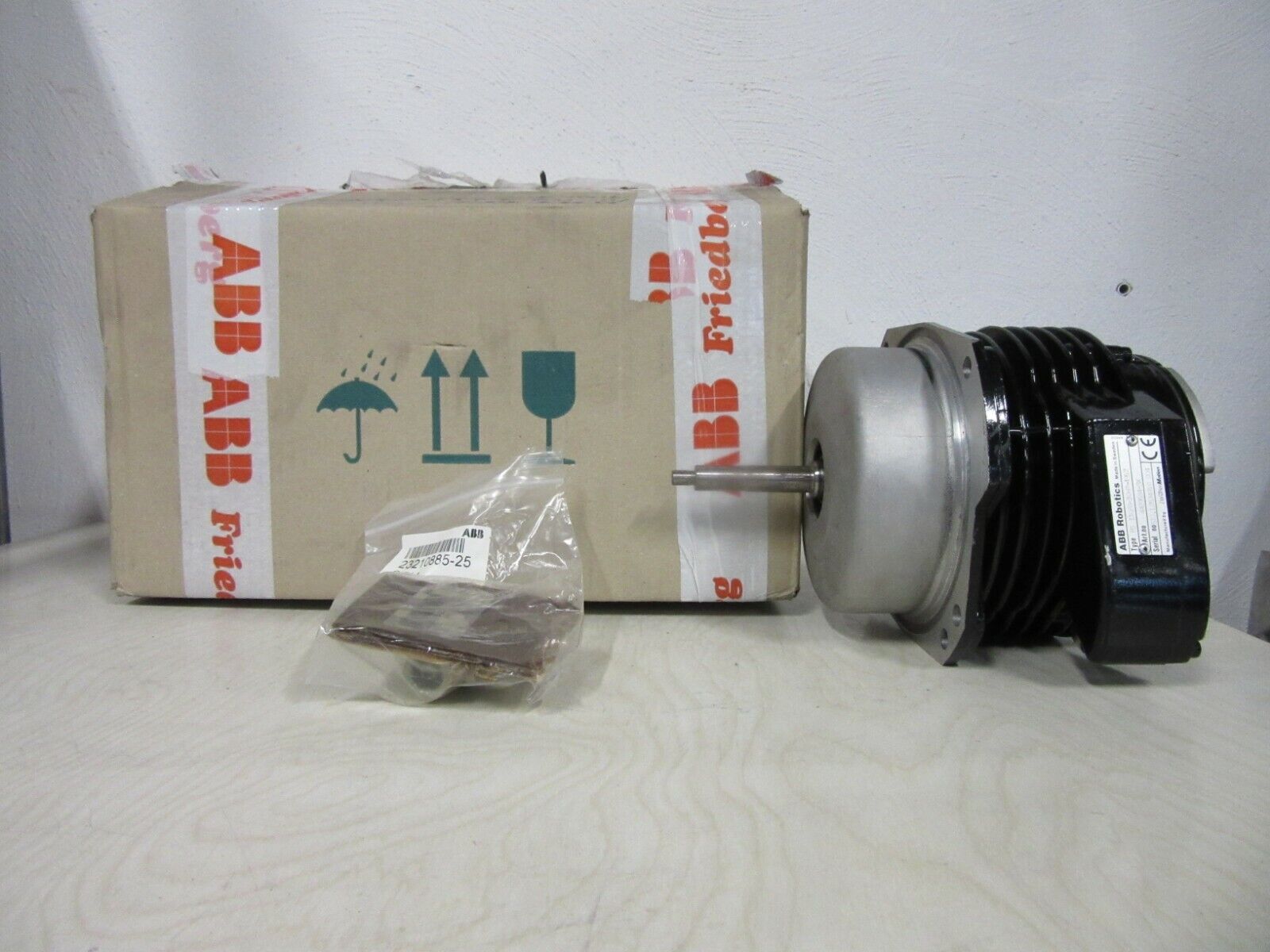 ABB Robotics AC Servomotor PS 130/6-30-P-4852 mit 23210885-25