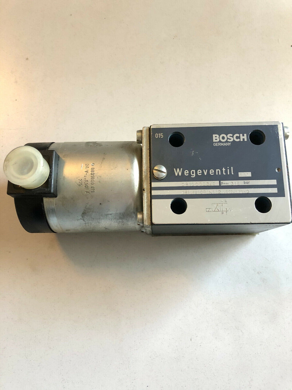 Bosch Wegeventil 0810000349 0 810 000 349 315bar + Spule 24VDC 0831000 079 