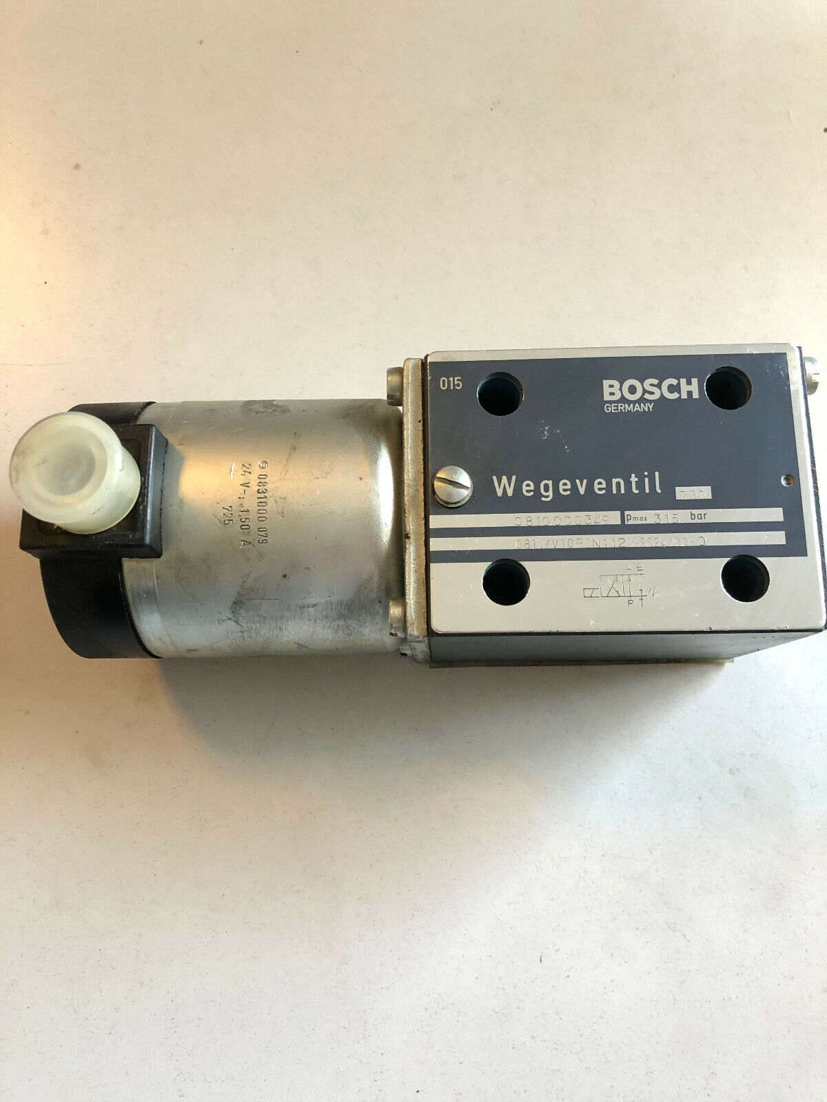 Bosch Wegeventil 0810000349 0 810 000 349 315bar + Spule 24VDC 0831000 079 
