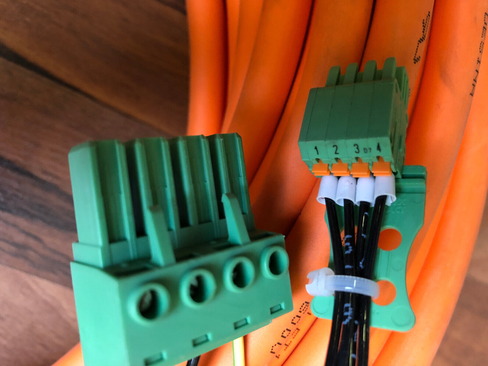 Kabel Servomotor  Länge: 36 m, techn. Daten siehe Fotos: AWM Style 20234