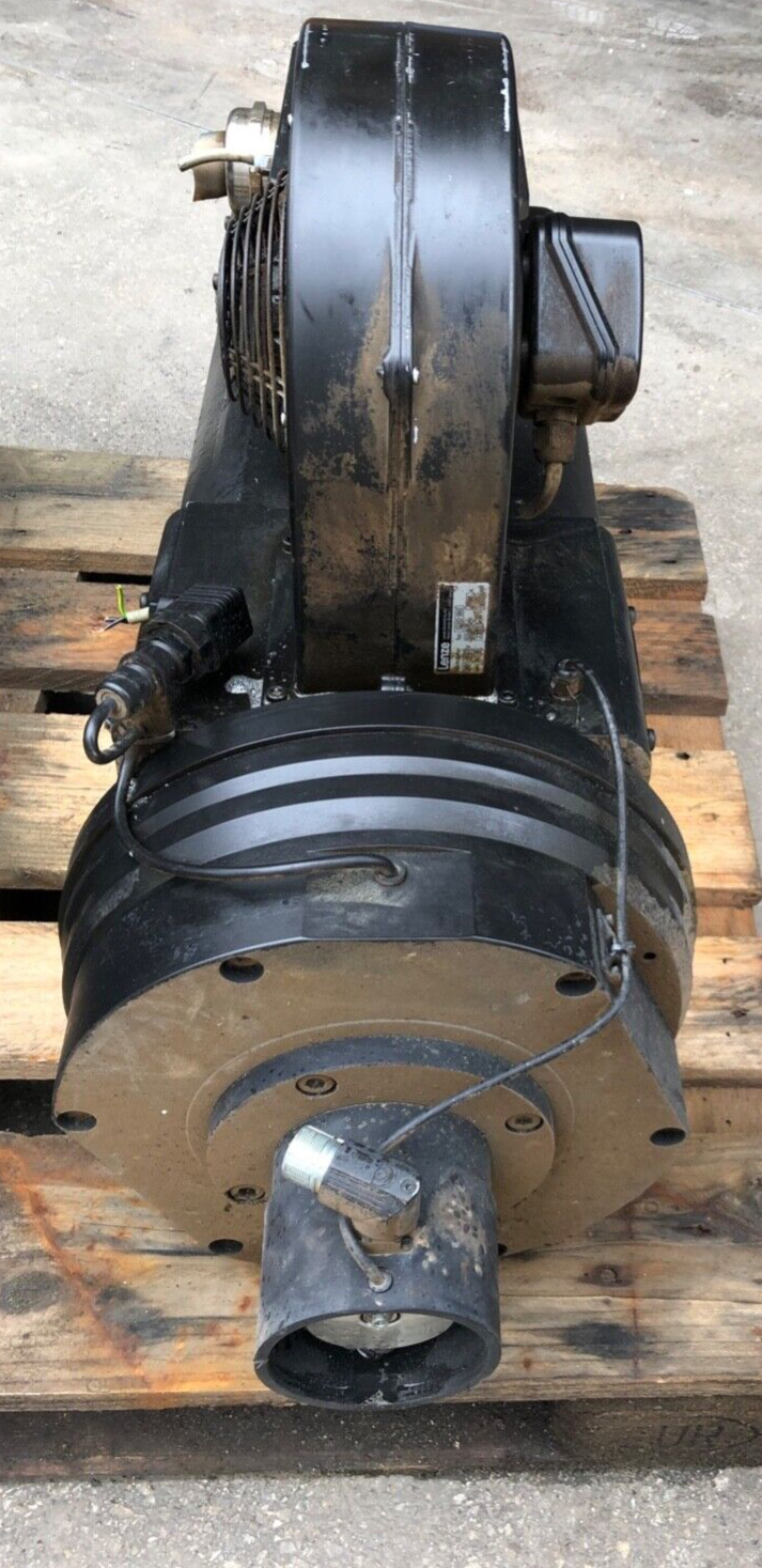 Lenze AC-Servomotor MDFQABA132-32