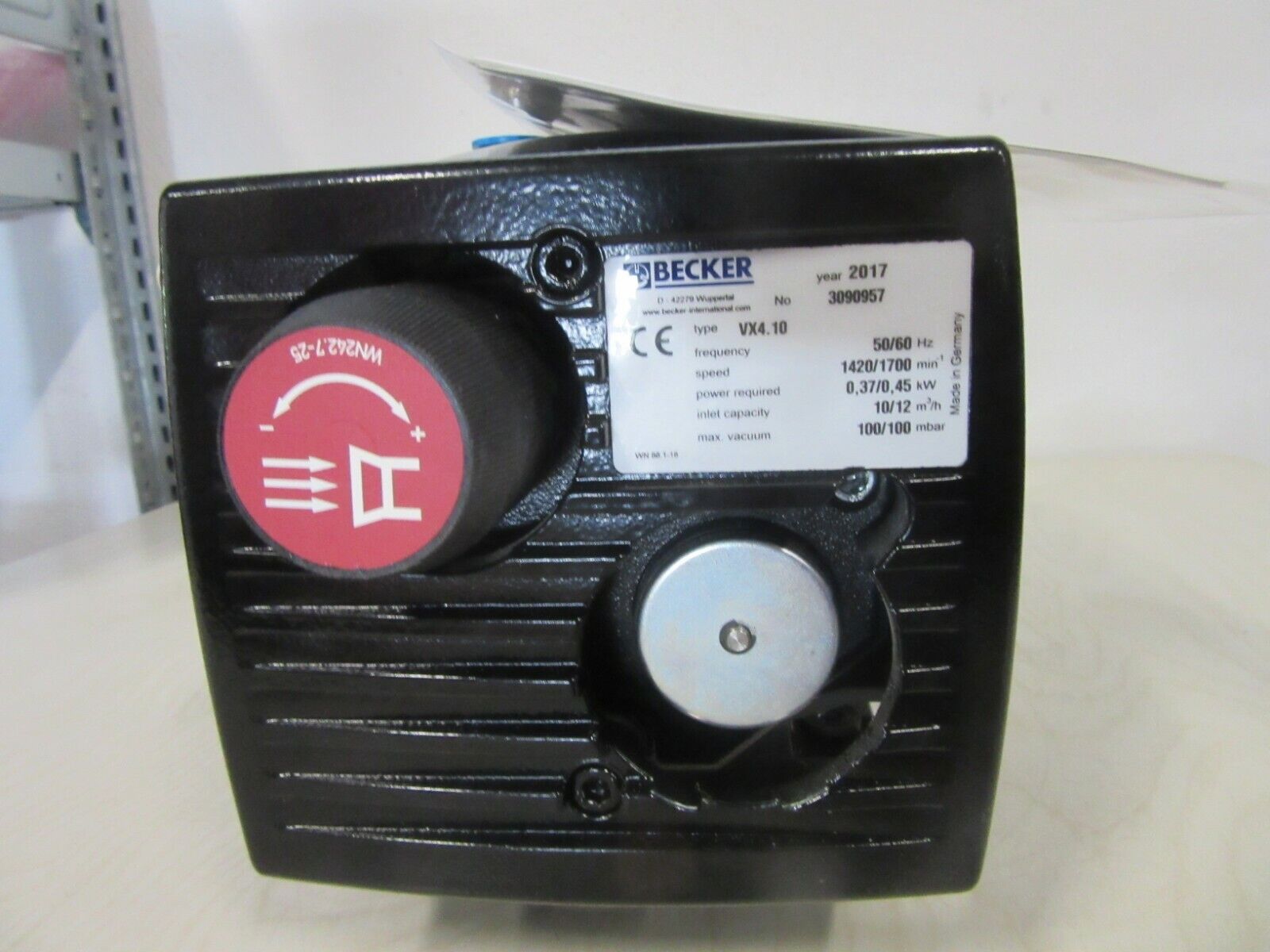 Becker Vakuumpumpe VX 4.10 motor type D 71 B4 P Class F 3-phase 0.37/0.45kW