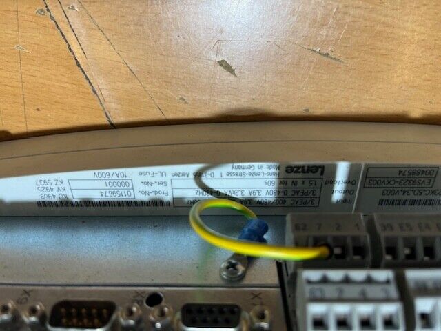 Lenze EVS9324-CKV003 Frequenzumrichter 33.9324KC.5D.34.V003