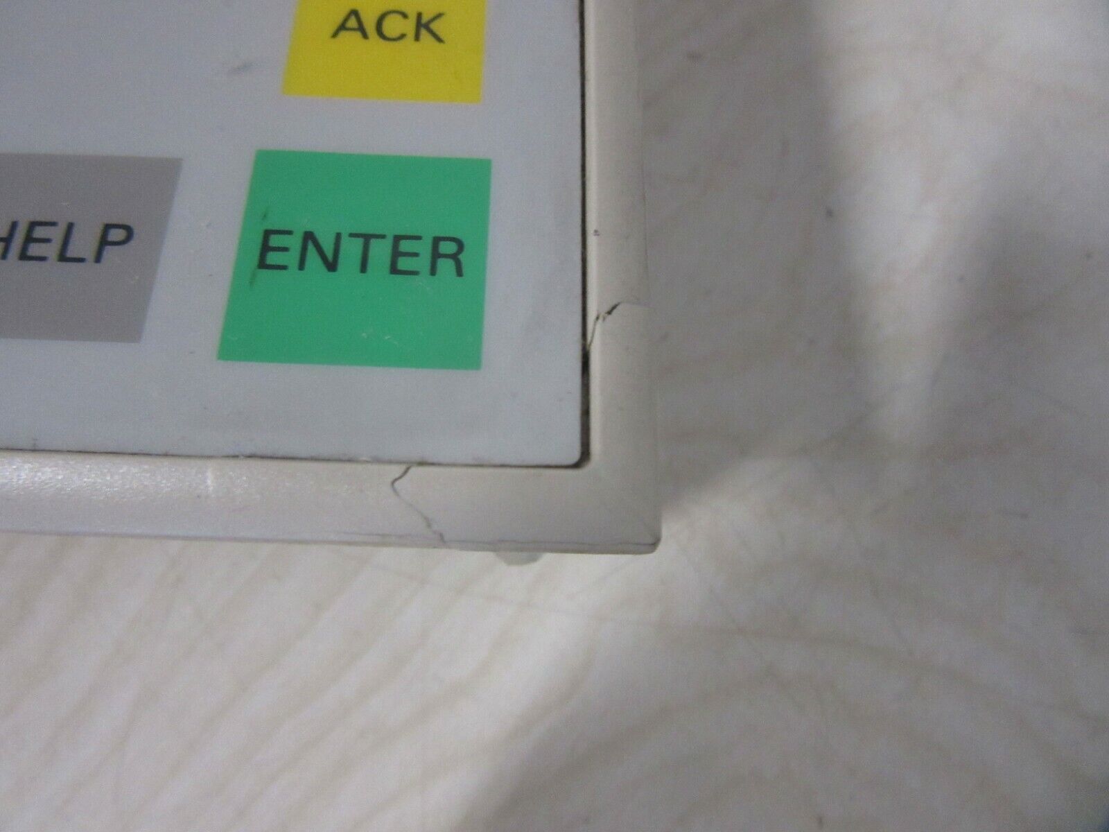 Siemens  OP 17-DP12 6AV3 617-1JC30-0AX1 E:03-der Rahmen unten leicht beschädigt