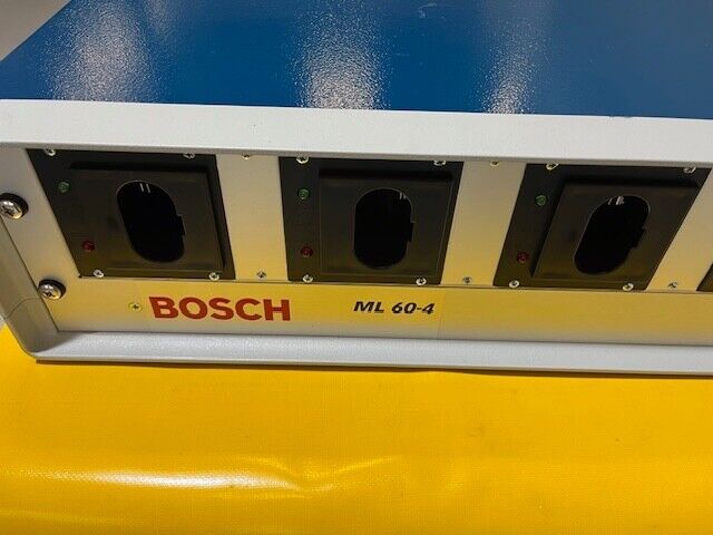 BOSCH Ladestation ML 60-4 Typ 0 602 490 501 Input/230..115VAC Output 4x7..17VDc