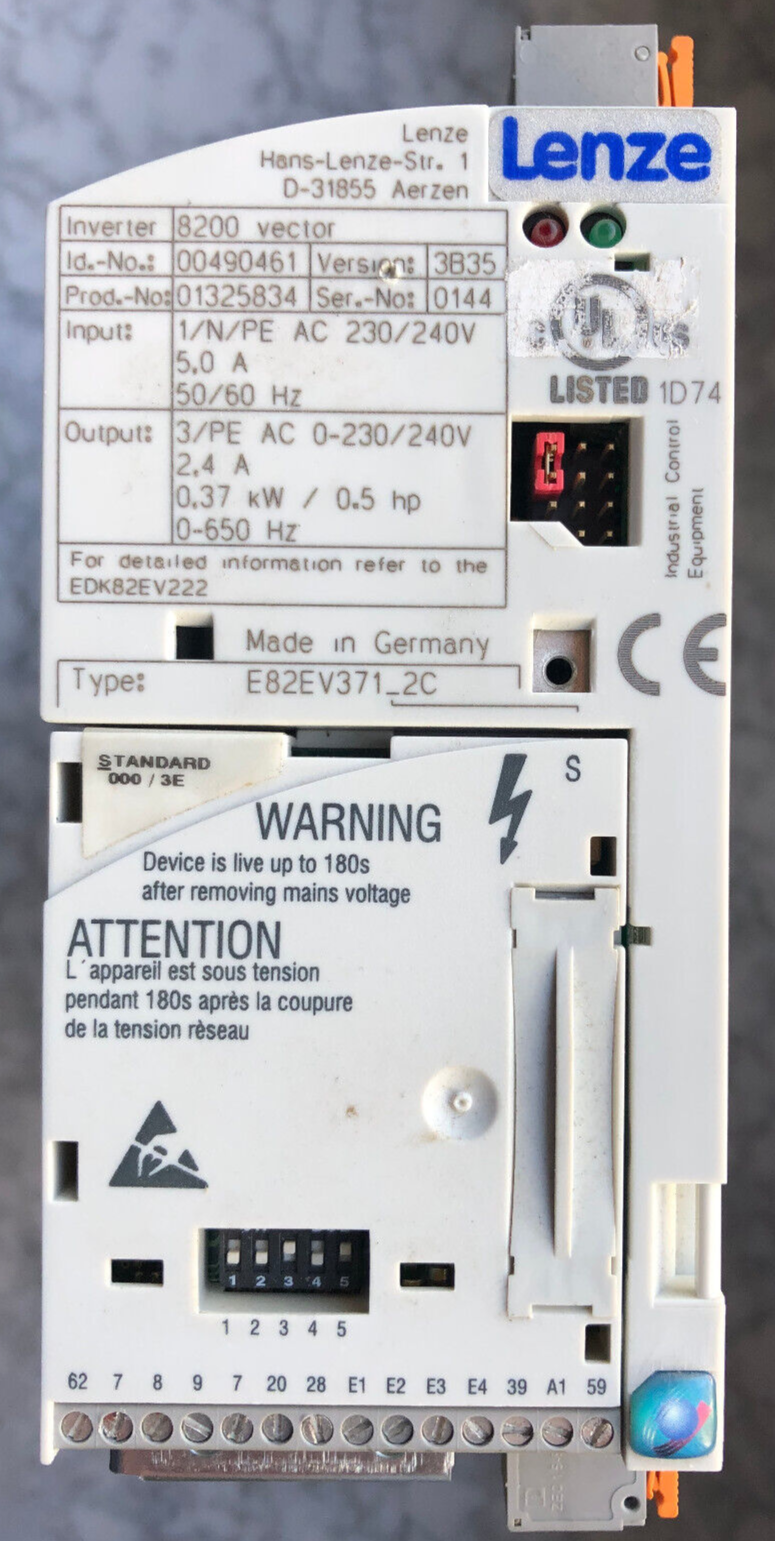 LENZE Inverter 8200 vector Typ E82EV371_2C ID.-No.: 00490461